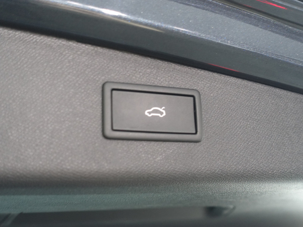 
Seat Leon Sportstourer 1.5 eTSI FR Launch Edition Aut- Panodak, Beats Audio, Stuur/Stoelverwarming, Sfeerverlichting, Ada Cruise, Carplay vol									