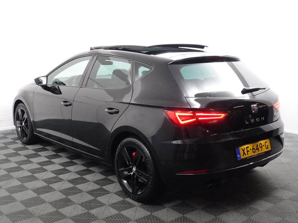 
Seat Leon 1.5 TSI 150Pk FR Blackline- Panodak, Sfeerverlichting, Carplay, Keyless, Dynamic Select, Sport Interieur vol									