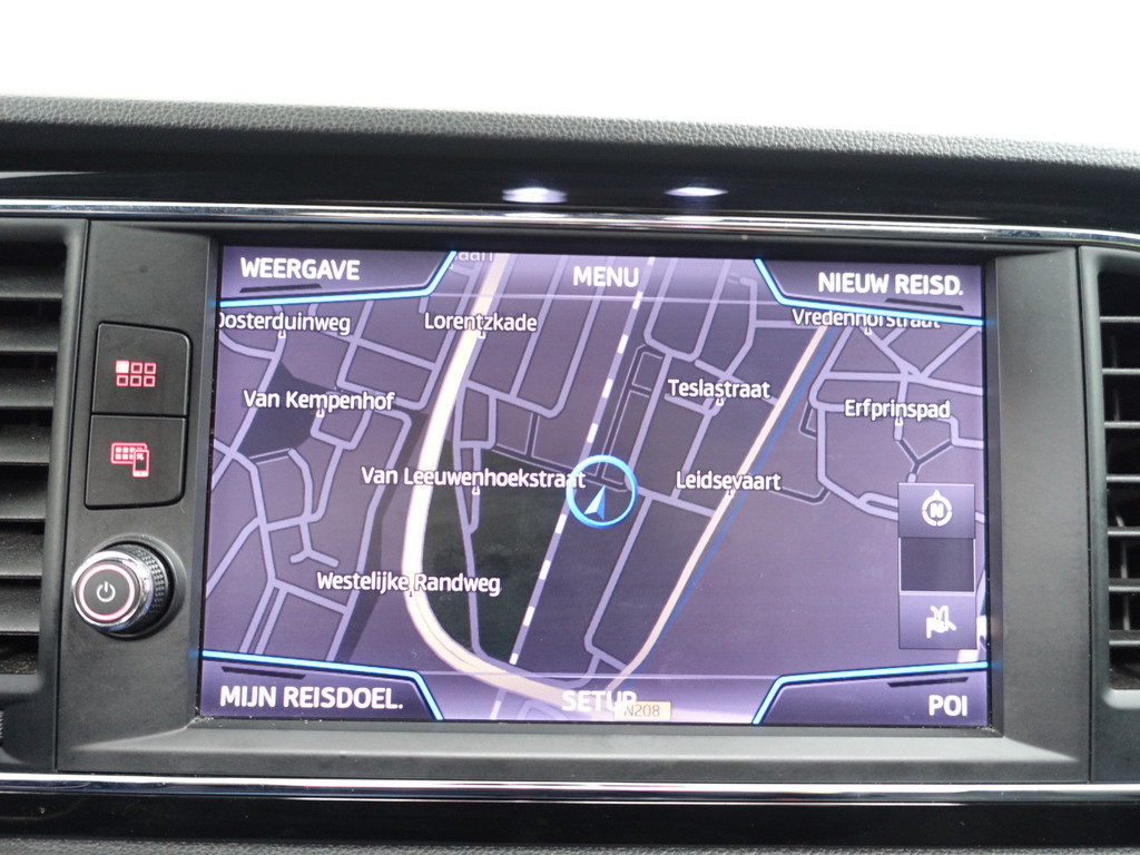 
Seat Leon 1.5 TSI 150Pk FR Blackline- Panodak, Sfeerverlichting, Carplay, Keyless, Dynamic Select, Sport Interieur vol									