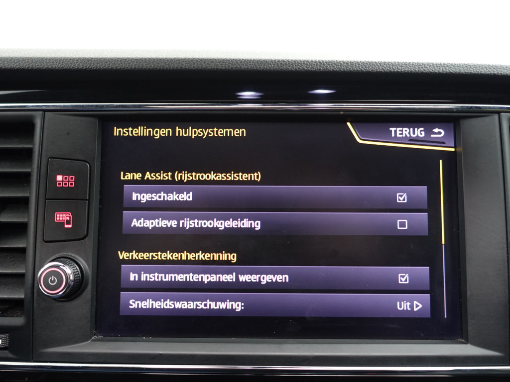 
Seat Leon 1.5 TSI 150Pk FR Blackline- Panodak, Sfeerverlichting, Carplay, Keyless, Dynamic Select, Sport Interieur vol									