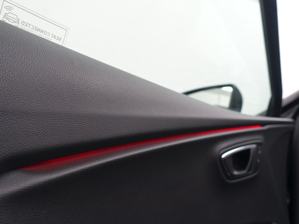 
Seat Leon 1.5 TSI 150Pk FR Blackline- Panodak, Sfeerverlichting, Carplay, Keyless, Dynamic Select, Sport Interieur vol									