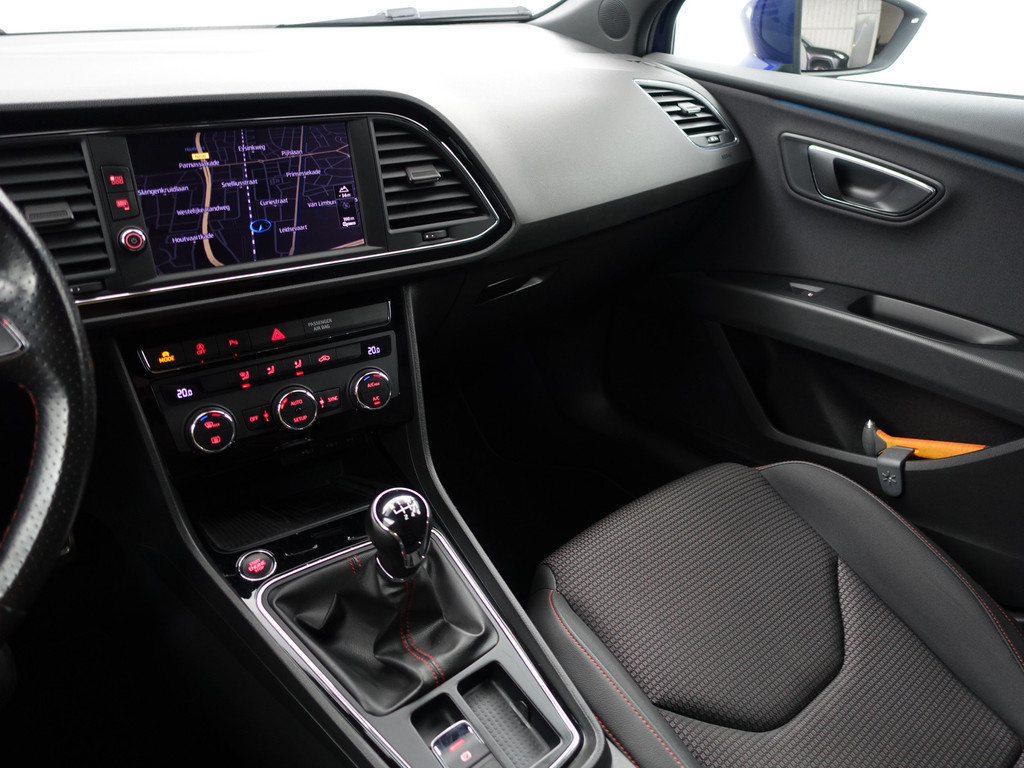 
								Seat León ST 1.8 TSI 180pk FR Intense- CarPlay, Sfeerverlichting, Xenon Led, Dynamic Select, Keyless, Park Assist vol									