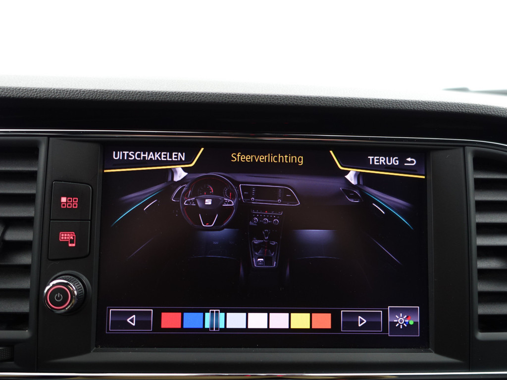 
								Seat León ST 1.8 TSI 180pk FR Intense- CarPlay, Sfeerverlichting, Xenon Led, Dynamic Select, Keyless, Park Assist vol									
