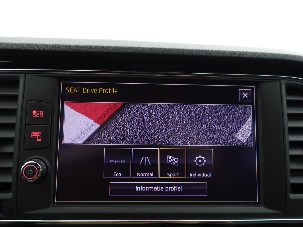 
								Seat León ST 1.8 TSI 180pk FR Intense- CarPlay, Sfeerverlichting, Xenon Led, Dynamic Select, Keyless, Park Assist vol									