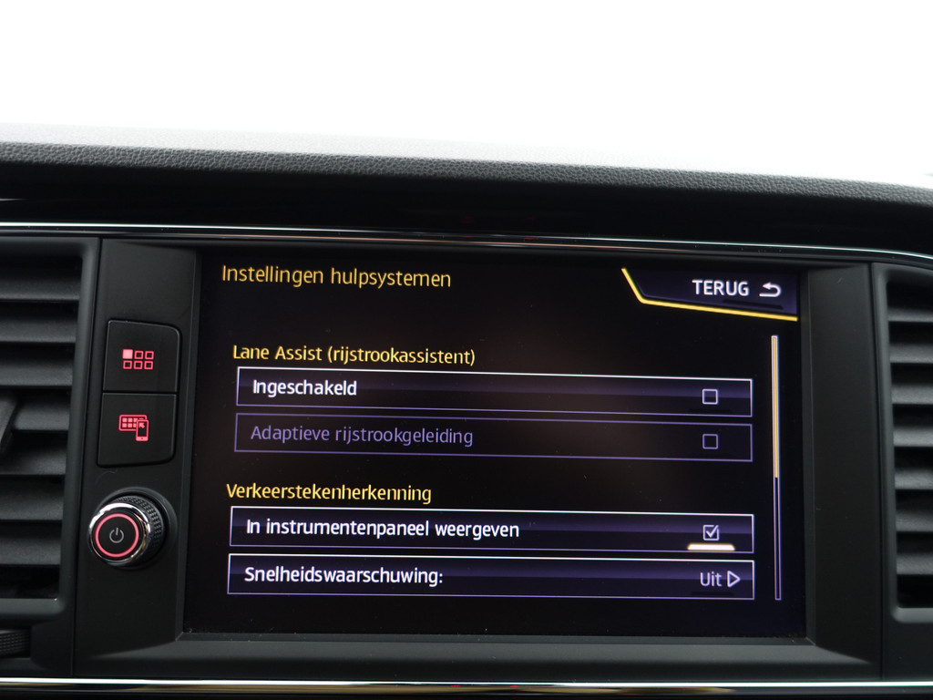 
								Seat León ST 1.8 TSI 180pk FR Intense- CarPlay, Sfeerverlichting, Xenon Led, Dynamic Select, Keyless, Park Assist vol									