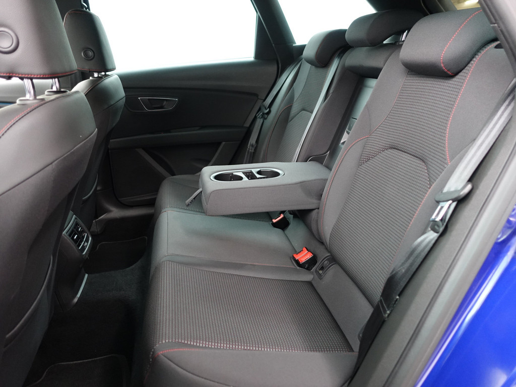 
								Seat León ST 1.8 TSI 180pk FR Intense- CarPlay, Sfeerverlichting, Xenon Led, Dynamic Select, Keyless, Park Assist vol									