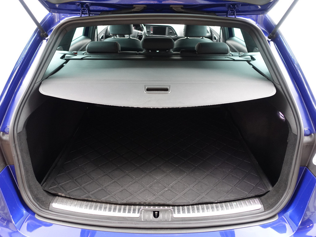 
								Seat León ST 1.8 TSI 180pk FR Intense- CarPlay, Sfeerverlichting, Xenon Led, Dynamic Select, Keyless, Park Assist vol									