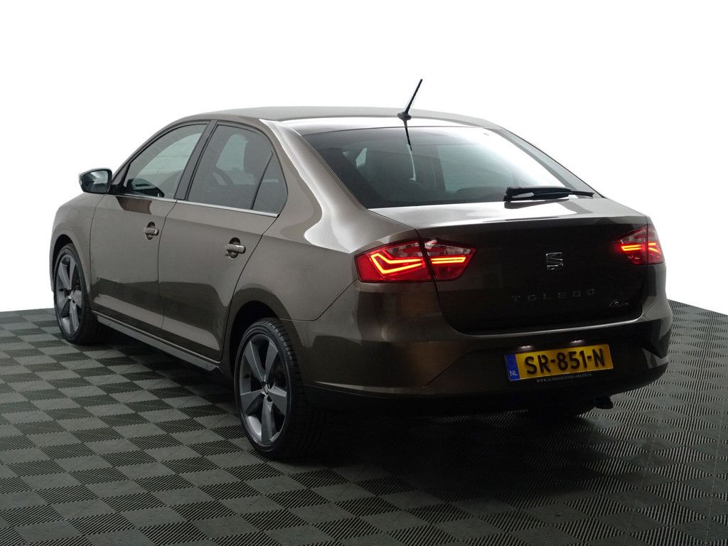 
Seat Toledo 1.4 TSI FR Business Intense Aut- Alcantara Sport Interieur, Camera, Sfeerverlichting, Xenon Led, Carplay, Stoelverwarming vol									