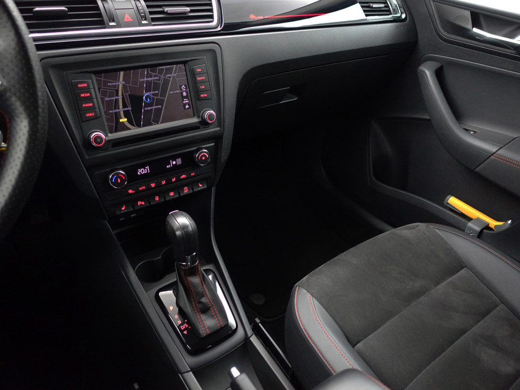 
Seat Toledo 1.4 TSI FR Business Intense Aut- Alcantara Sport Interieur, Camera, Sfeerverlichting, Xenon Led, Carplay, Stoelverwarming vol									