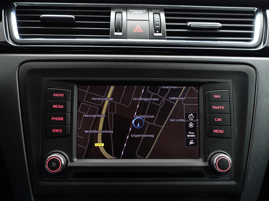 
Seat Toledo 1.4 TSI FR Business Intense Aut- Alcantara Sport Interieur, Camera, Sfeerverlichting, Xenon Led, Carplay, Stoelverwarming vol									