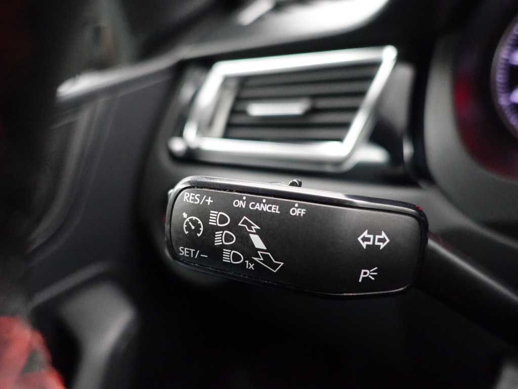 
Seat Toledo 1.4 TSI FR Business Intense Aut- Alcantara Sport Interieur, Camera, Sfeerverlichting, Xenon Led, Carplay, Stoelverwarming vol									