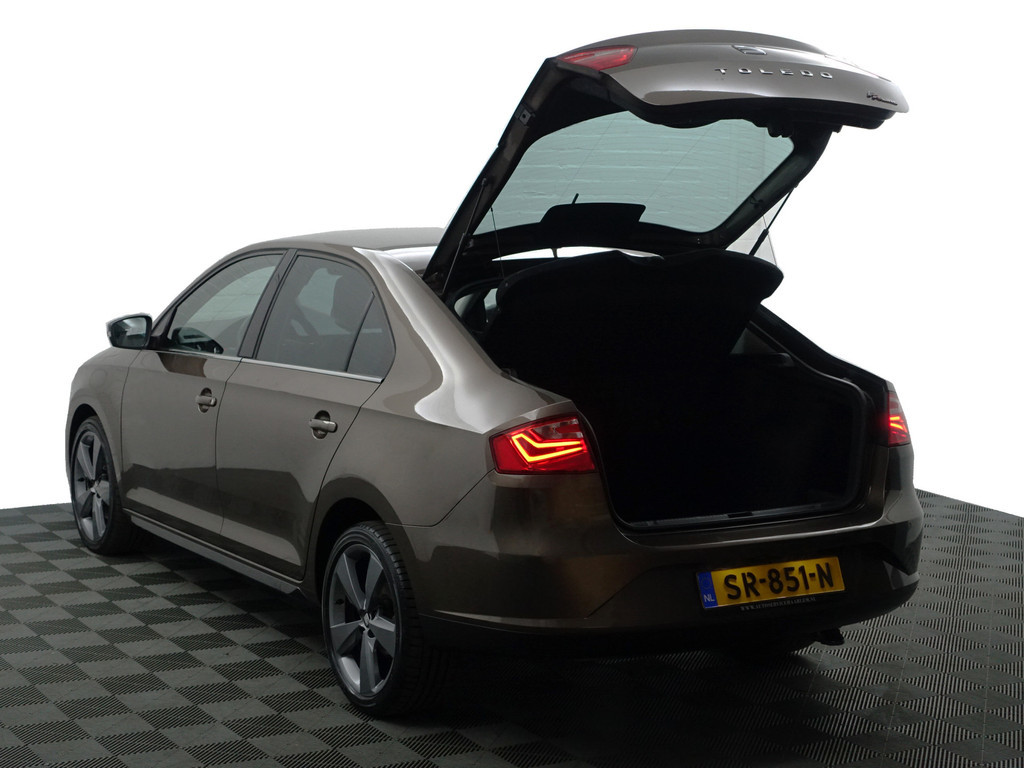 
Seat Toledo 1.4 TSI FR Business Intense Aut- Alcantara Sport Interieur, Camera, Sfeerverlichting, Xenon Led, Carplay, Stoelverwarming vol									