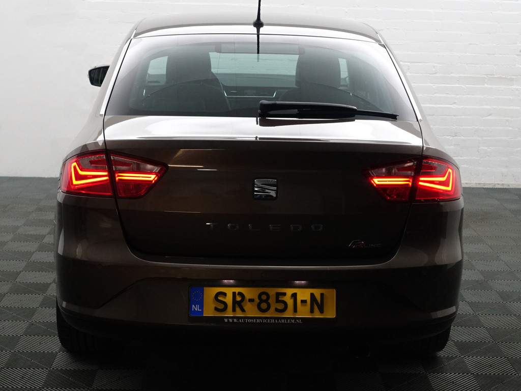 
Seat Toledo 1.4 TSI FR Business Intense Aut- Alcantara Sport Interieur, Camera, Sfeerverlichting, Xenon Led, Carplay, Stoelverwarming vol									