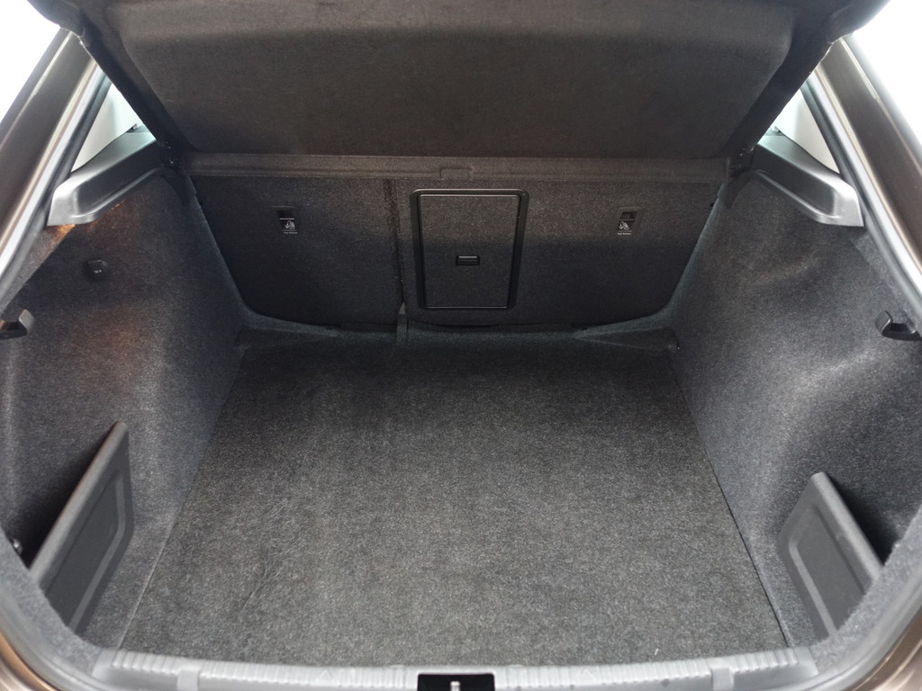 
Seat Toledo 1.4 TSI FR Business Intense Aut- Alcantara Sport Interieur, Camera, Sfeerverlichting, Xenon Led, Carplay, Stoelverwarming vol									