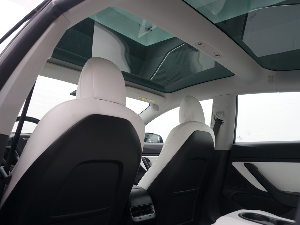 
Tesla Model 3 Long Range 75KWH- Panoramadak, Autopilot, Connectiviteit, Wit Leder, Stoelverwarming vol									