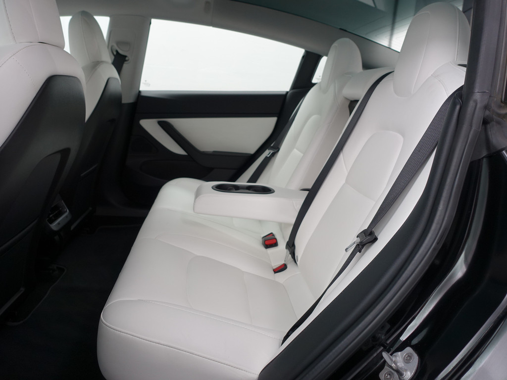 
Tesla Model 3 Long Range 75KWH- Panoramadak, Autopilot, Connectiviteit, Wit Leder, Stoelverwarming vol									