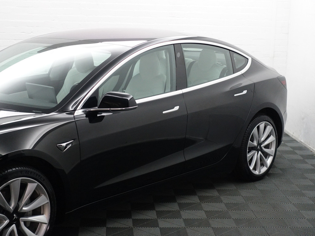 
Tesla Model 3 Long Range 75KWH- Panoramadak, Autopilot, Connectiviteit, Wit Leder, Stoelverwarming vol									