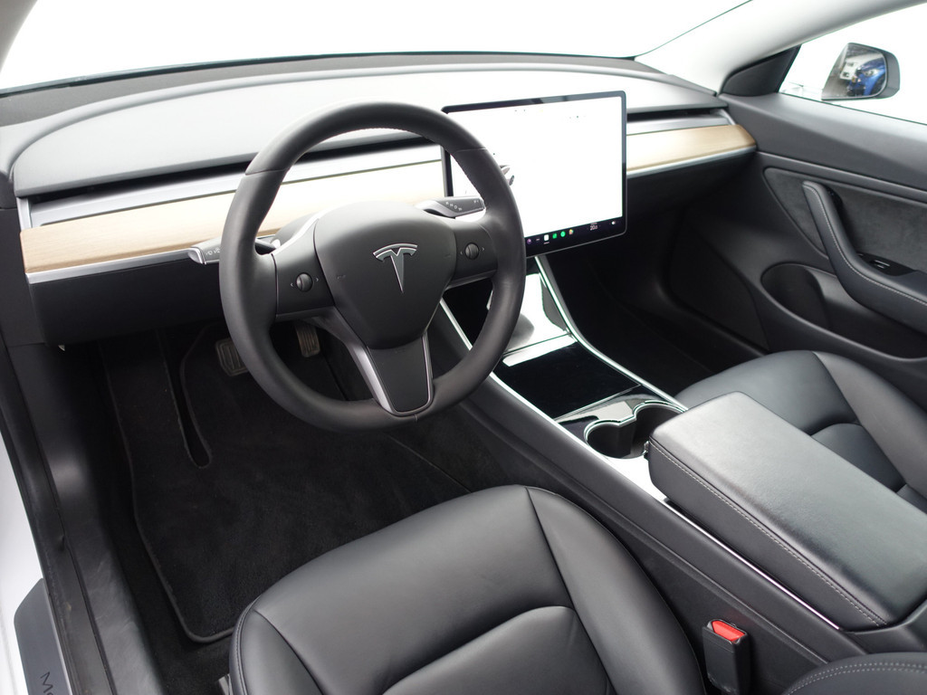 
								Tesla Model 3 Long Range Aut- Panodak, Stoelverwarming, Leder Interieur, 360 Camera, Xenon Led vol									