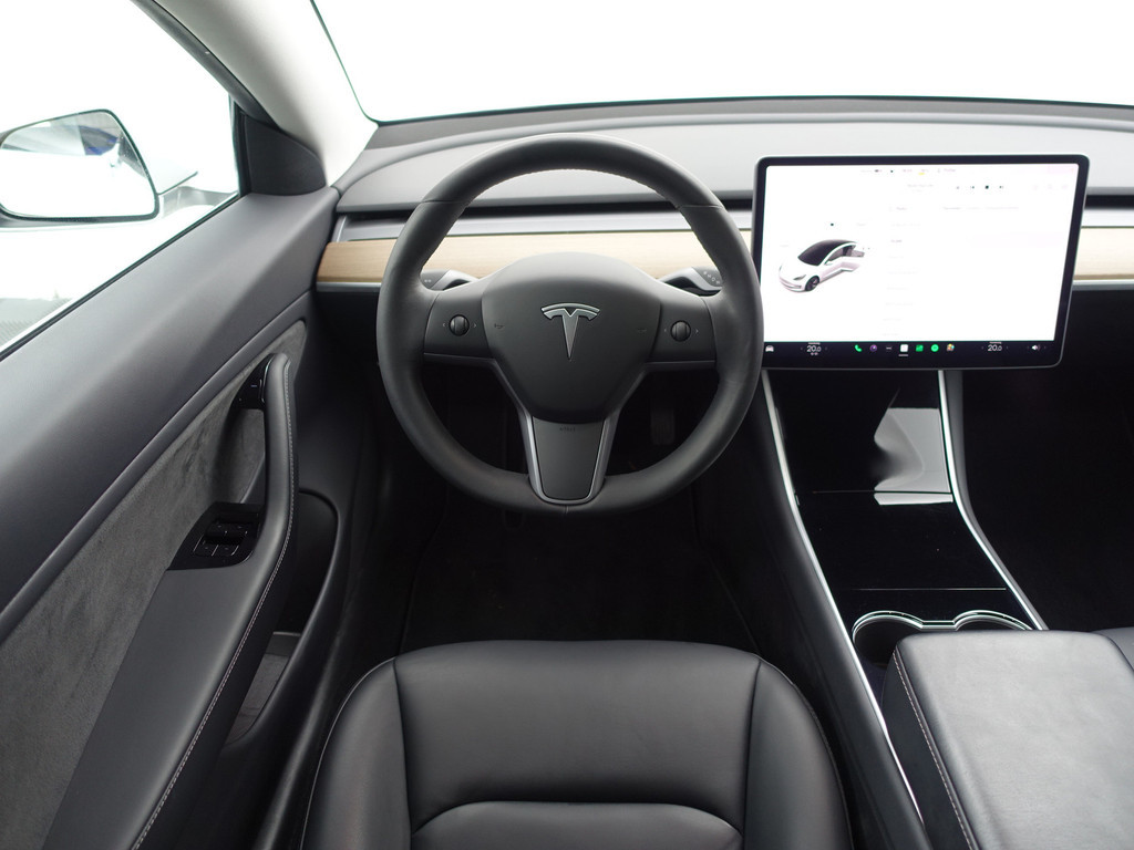 
								Tesla Model 3 Long Range Aut- Panodak, Stoelverwarming, Leder Interieur, 360 Camera, Xenon Led vol									