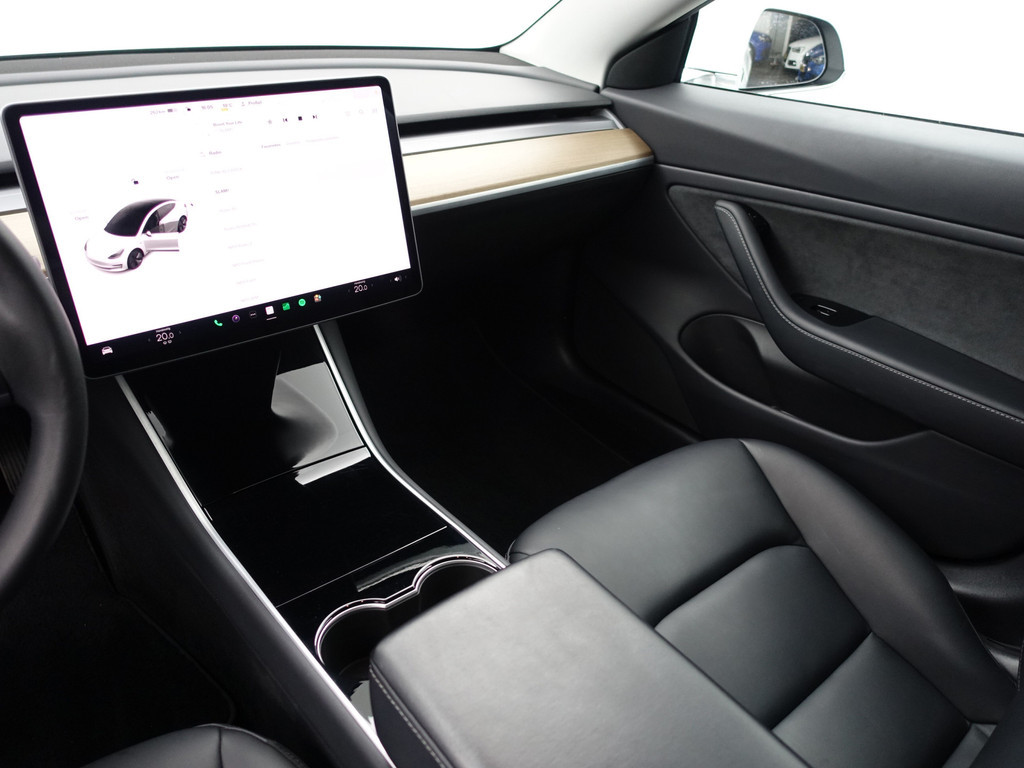 
								Tesla Model 3 Long Range Aut- Panodak, Stoelverwarming, Leder Interieur, 360 Camera, Xenon Led vol									