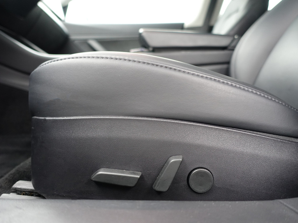 
								Tesla Model 3 Long Range Aut- Panodak, Stoelverwarming, Leder Interieur, 360 Camera, Xenon Led vol									