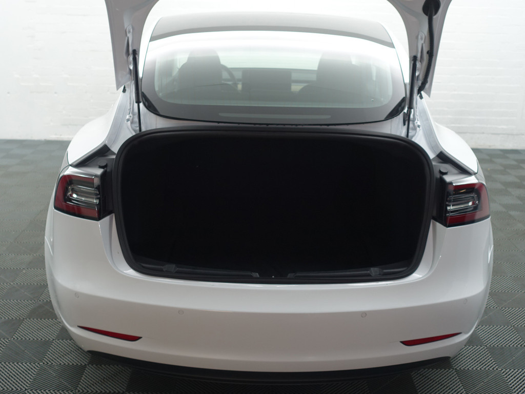 
								Tesla Model 3 Long Range Aut- Panodak, Stoelverwarming, Leder Interieur, 360 Camera, Xenon Led vol									