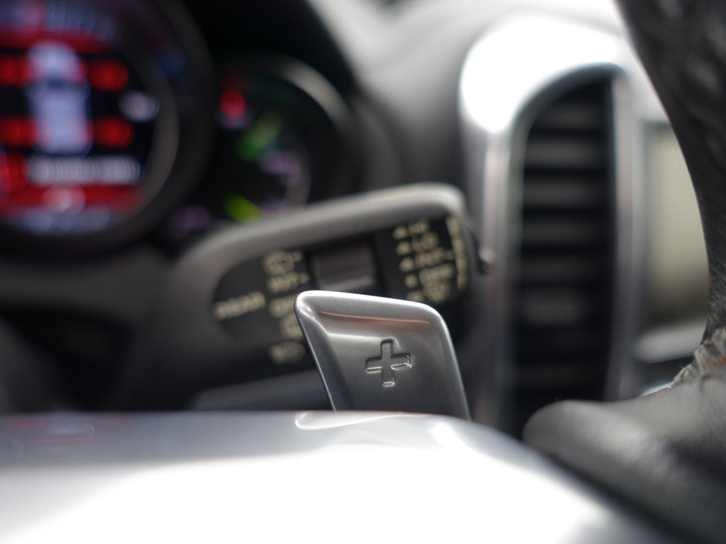 
Porsche Cayenne 3.0 S E-Hybrid- Memory Seats, Bose Audio, Leder Interieur Afwerking, Elek Trekhaak, Park Assist vol									