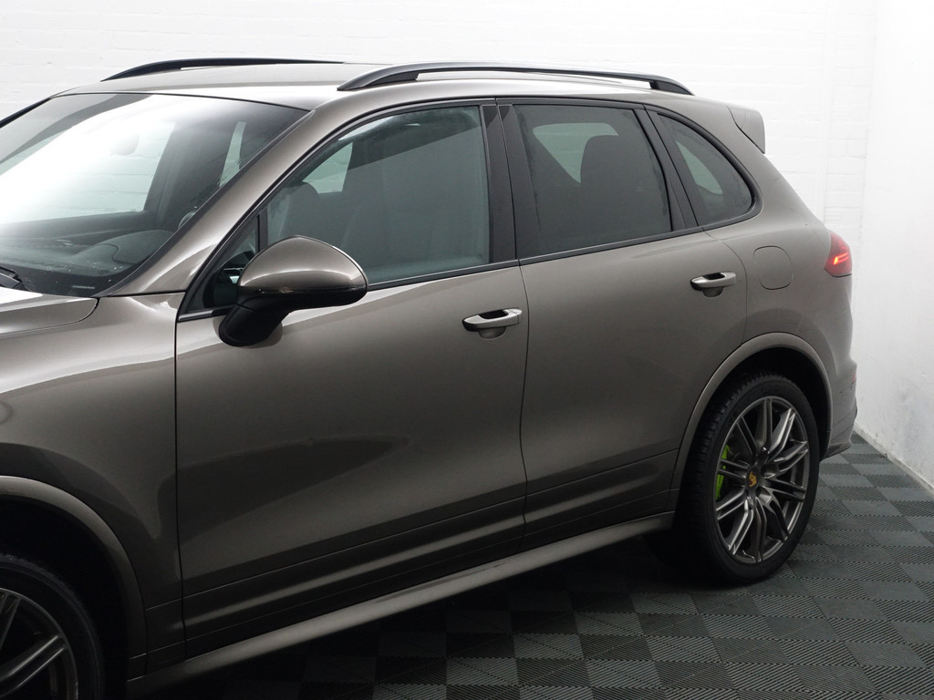 
Porsche Cayenne 3.0 S E-Hybrid- Memory Seats, Bose Audio, Leder Interieur Afwerking, Elek Trekhaak, Park Assist vol									