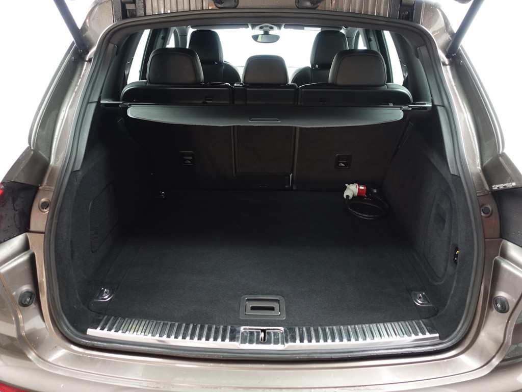 
Porsche Cayenne 3.0 S E-Hybrid- Memory Seats, Bose Audio, Leder Interieur Afwerking, Elek Trekhaak, Park Assist vol									