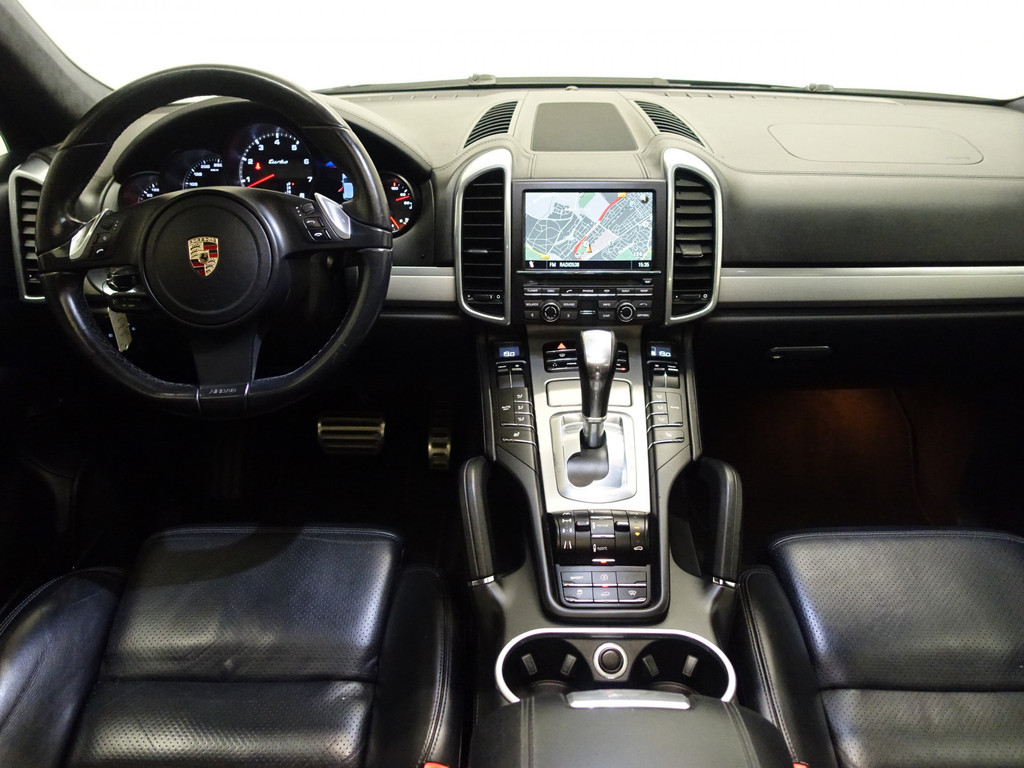 
								Porsche Cayenne 4.8 Turbo 500pk Aut- Panoramadak, Bose Audio, Camera, Design Leder, Memory Seats, Xenon Led vol									