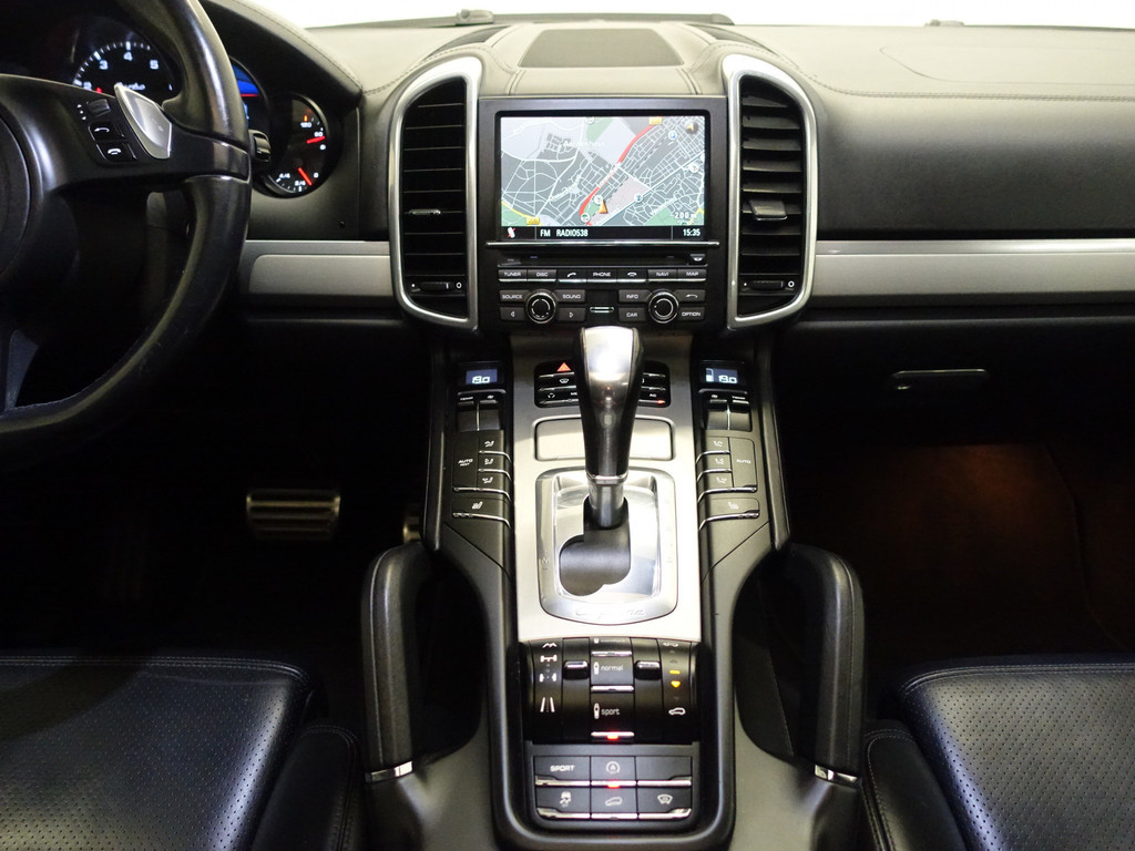 
								Porsche Cayenne 4.8 Turbo 500pk Aut- Panoramadak, Bose Audio, Camera, Design Leder, Memory Seats, Xenon Led vol									