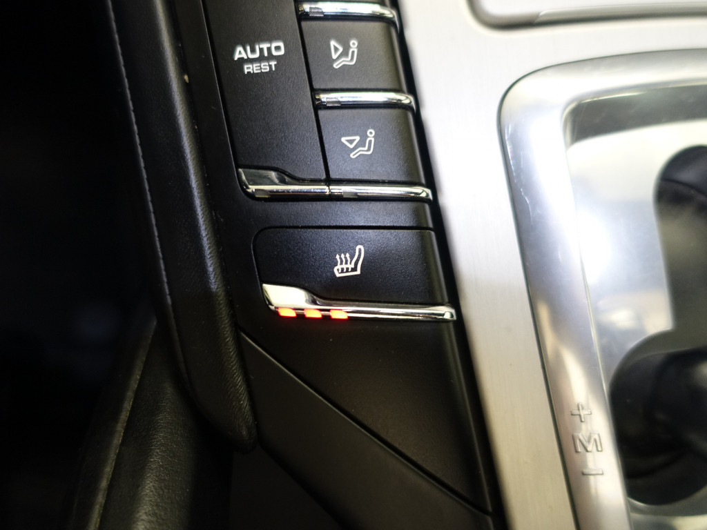 
								Porsche Cayenne 4.8 Turbo 500pk Aut- Panoramadak, Bose Audio, Camera, Design Leder, Memory Seats, Xenon Led vol									