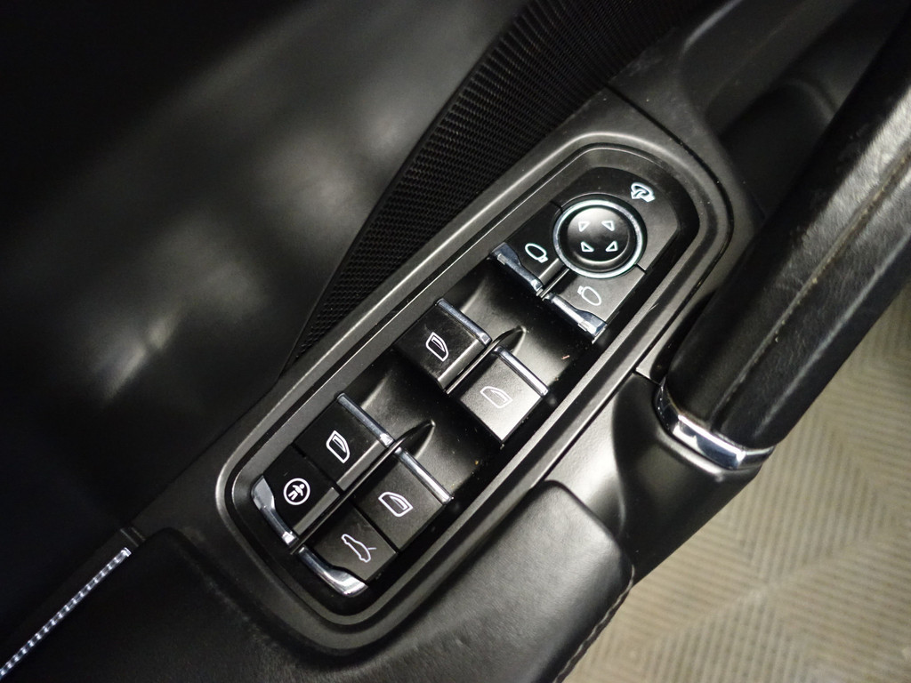 
								Porsche Cayenne 4.8 Turbo 500pk Aut- Panoramadak, Bose Audio, Camera, Design Leder, Memory Seats, Xenon Led vol									