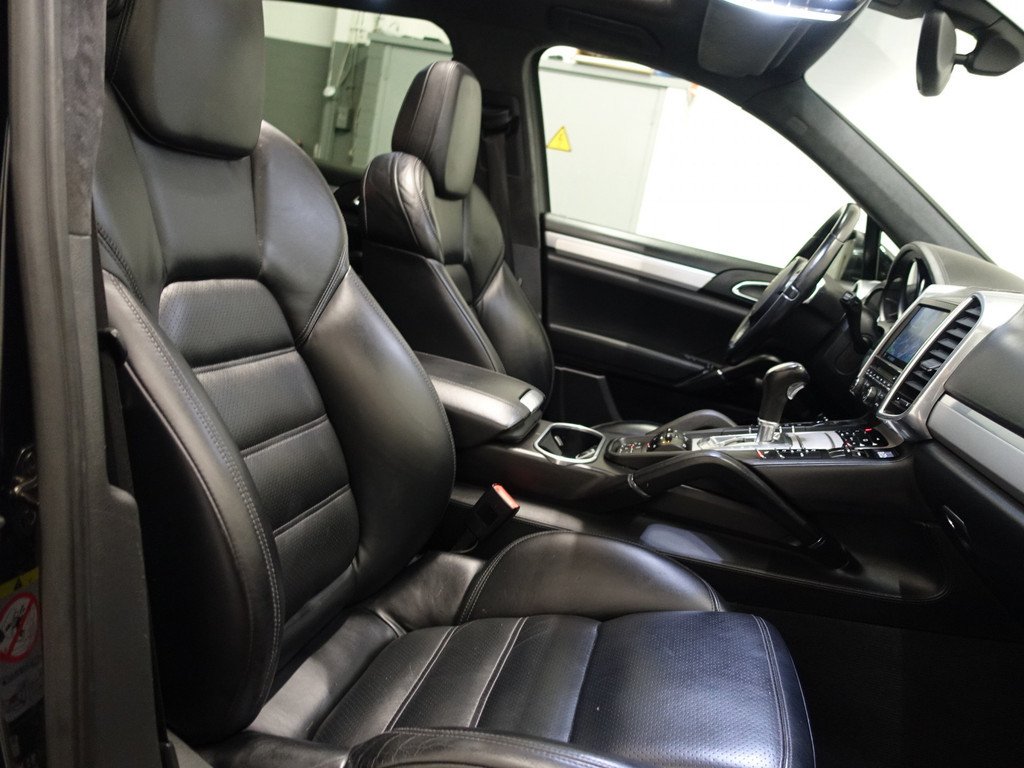 
								Porsche Cayenne 4.8 Turbo 500pk Aut- Panoramadak, Bose Audio, Camera, Design Leder, Memory Seats, Xenon Led vol									