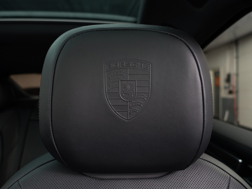 
Porsche Cayenne Coupé 3.0 E-Hybrid Mansory Aut- Full Carbon Package, Sportuitlaat, Bose Audio, Sport Chrono, Stoelventilatie, Memory, Glazendak vol									