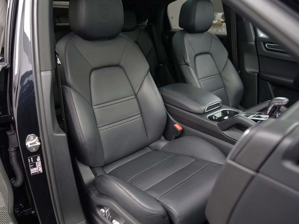 
Porsche Cayenne Coupé 3.0 E-Hybrid Mansory Aut- Full Carbon Package, Sportuitlaat, Bose Audio, Sport Chrono, Stoelventilatie, Memory, Glazendak vol									