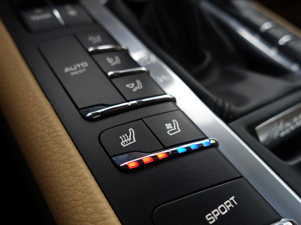 
Porsche Macan 3.6 Turbo Sport Chrono, Alcantara Design, Stoelventilatie, Burmester, 360 Camera, Standkachel vol									