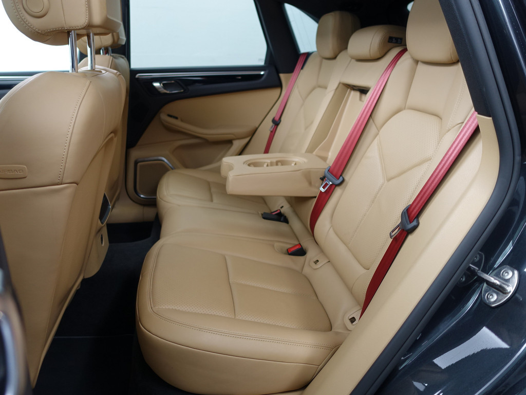 
Porsche Macan 3.6 Turbo Sport Chrono, Alcantara Design, Stoelventilatie, Burmester, 360 Camera, Standkachel vol									