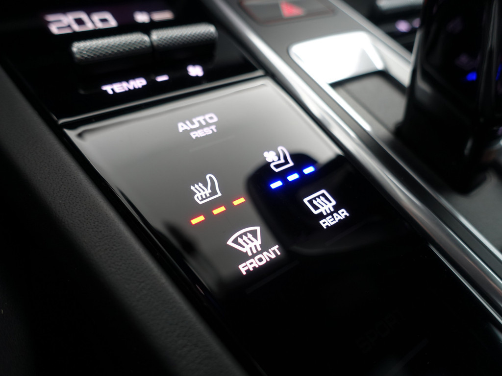 
Porsche Cayenne Coupé 3.0 E-Hybrid Mansory Aut- Full Carbon Package, Sportuitlaat, Bose Audio, Sport Chrono, Stoelventilatie, Memory, Glazendak vol									