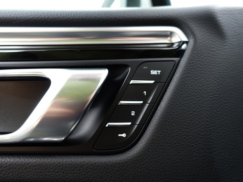 
Porsche Macan 3.0 S Design Aut- Sport Chrono, Panoramadak, Stuur/Stoelverwarming, Bose Audio, Memory Seats vol									