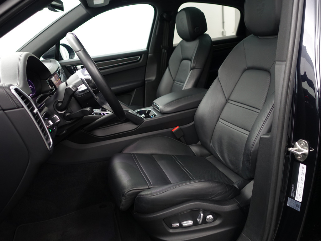 
Porsche Cayenne Coupé 3.0 E-Hybrid Mansory Aut- Full Carbon Package, Sportuitlaat, Bose Audio, Sport Chrono, Stoelventilatie, Memory, Glazendak vol									