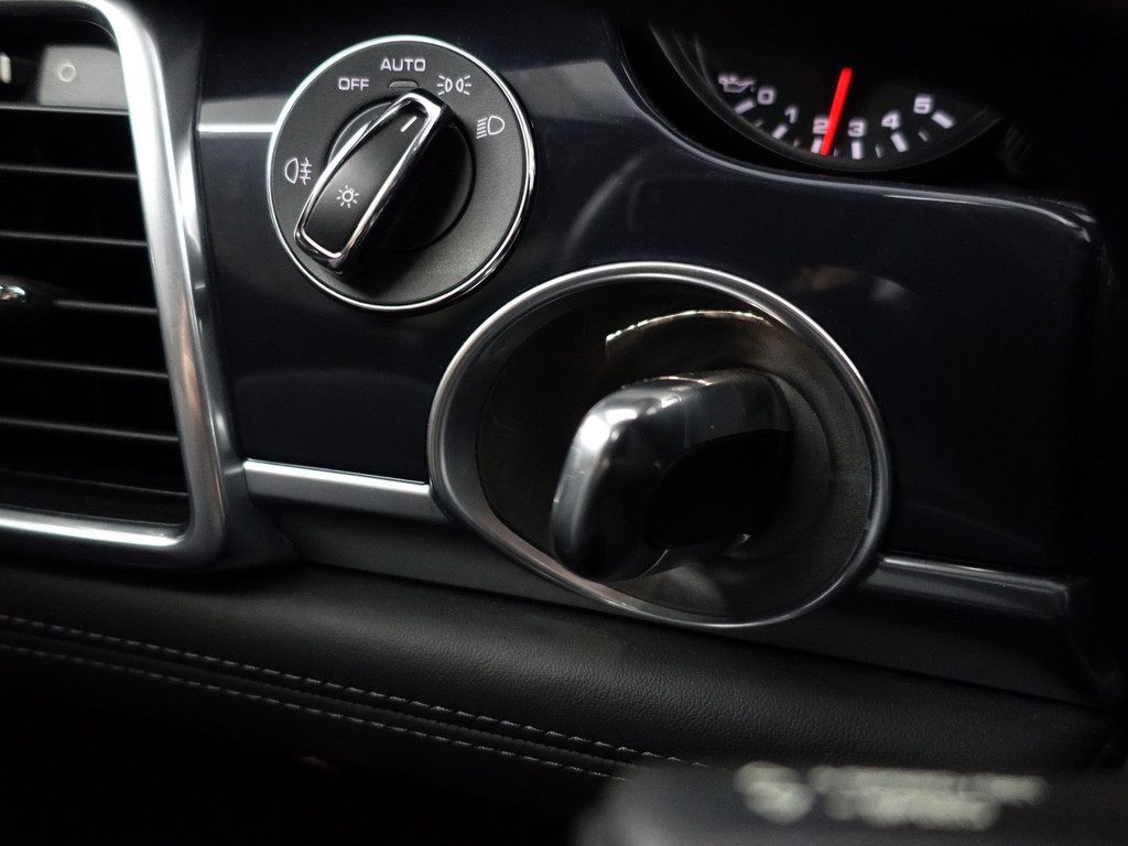 
								Porsche Panamera 3.0 4S Executive- Sport Chrono, Schuifdak, Soft Close, Stoelventilatie, Bose Audio, 360 Camera vol									