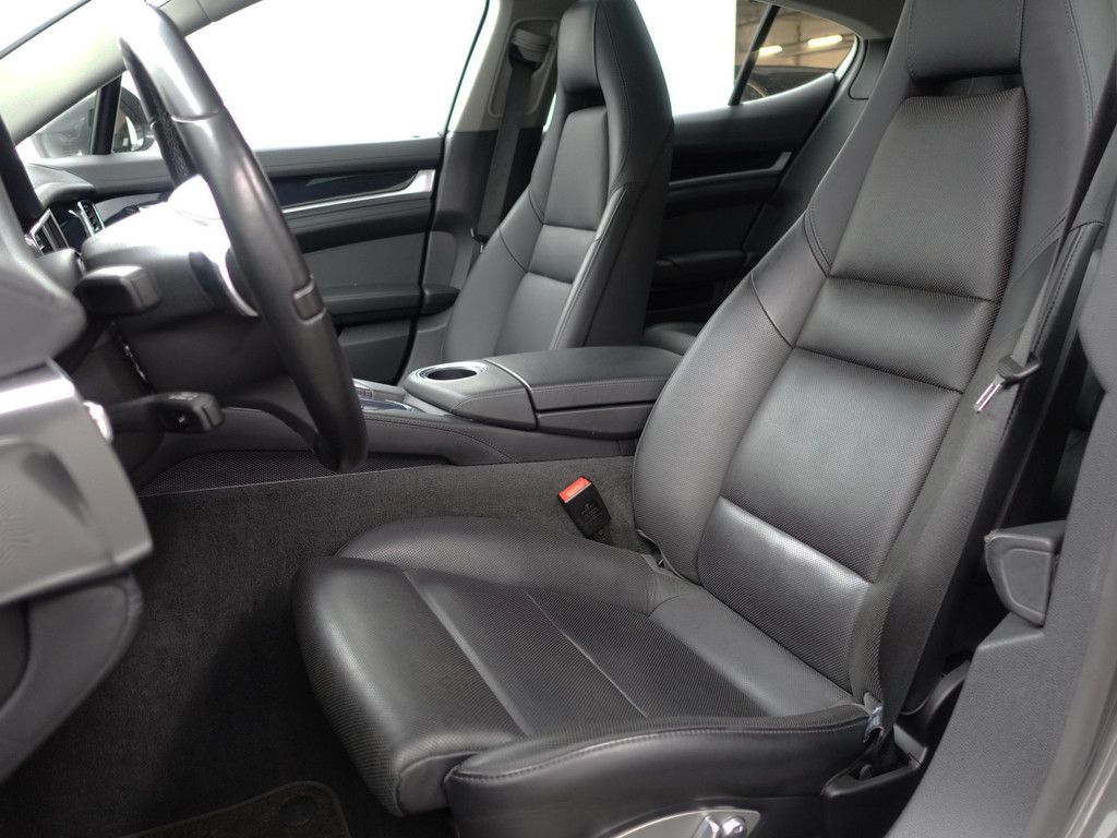 
								Porsche Panamera 3.0 4S Executive- Sport Chrono, Schuifdak, Soft Close, Stoelventilatie, Bose Audio, 360 Camera vol									