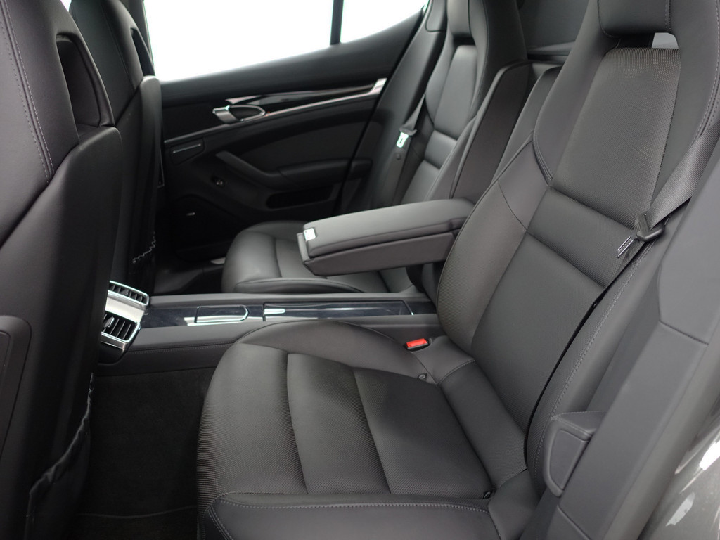 
								Porsche Panamera 3.0 4S Executive- Sport Chrono, Schuifdak, Soft Close, Stoelventilatie, Bose Audio, 360 Camera vol									