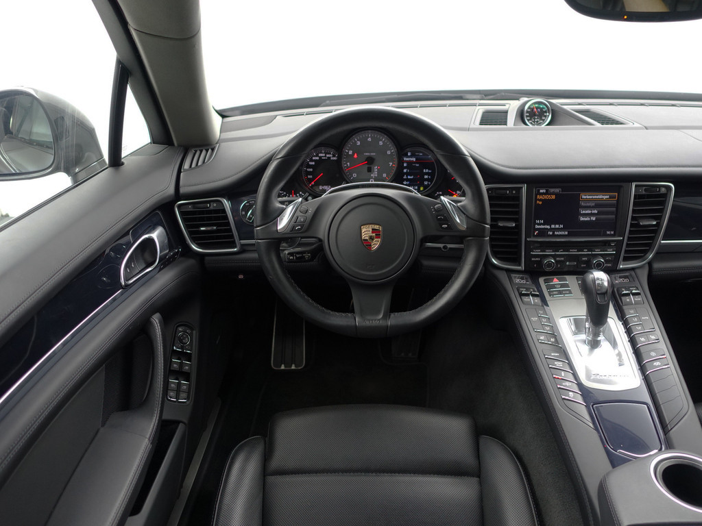 
								Porsche Panamera 3.0 4S Executive- Sport Chrono, Schuifdak, Soft Close, Stoelventilatie, Bose Audio, 360 Camera vol									