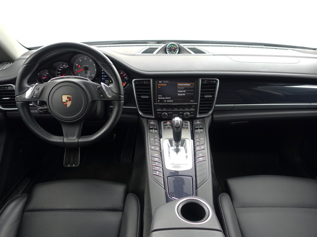 
								Porsche Panamera 3.0 4S Executive- Sport Chrono, Schuifdak, Soft Close, Stoelventilatie, Bose Audio, 360 Camera vol									