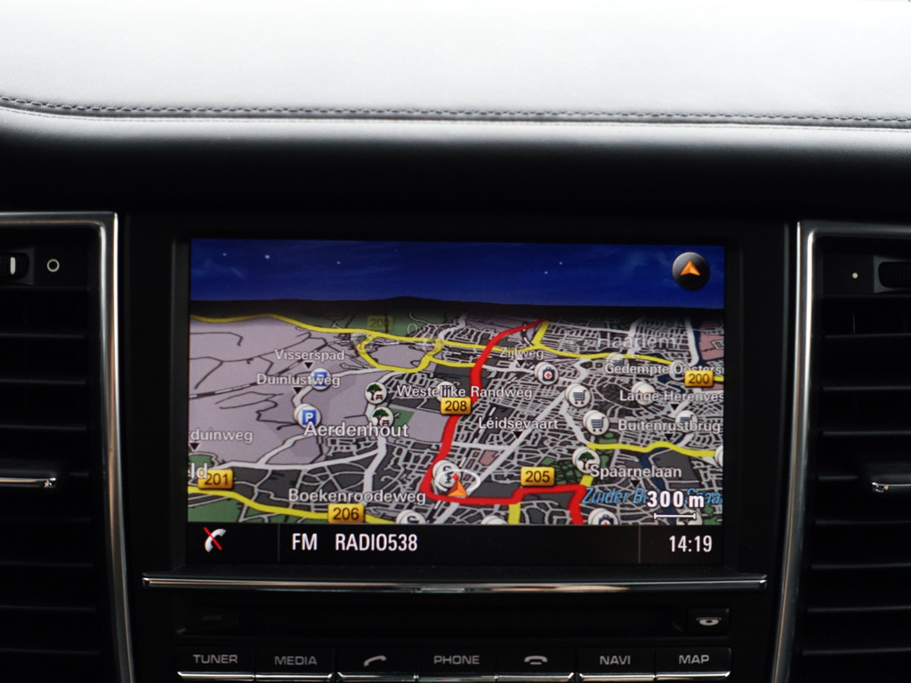
								Porsche Panamera 3.0 4S Executive- Sport Chrono, Schuifdak, Soft Close, Stoelventilatie, Bose Audio, 360 Camera vol									