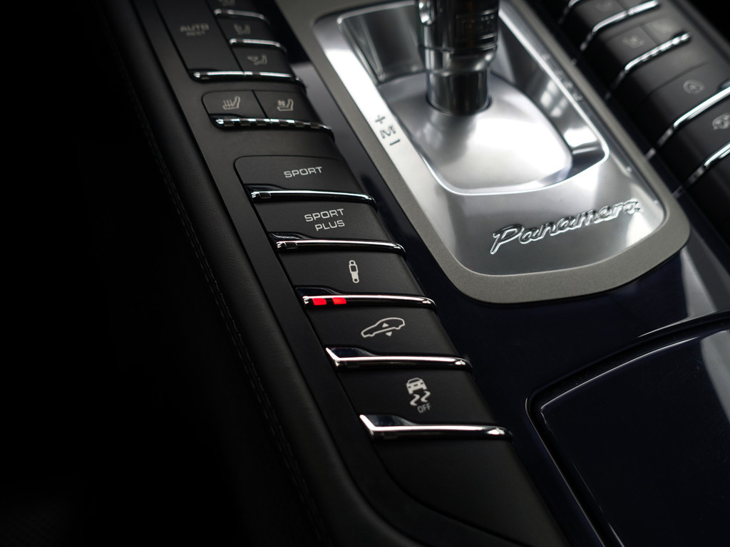 
								Porsche Panamera 3.0 4S Executive- Sport Chrono, Schuifdak, Soft Close, Stoelventilatie, Bose Audio, 360 Camera vol									