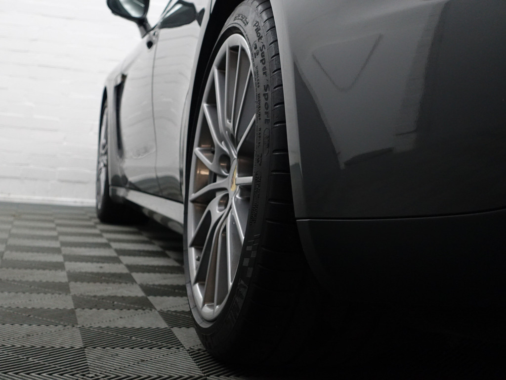 
								Porsche Panamera 3.0 4S Executive- Sport Chrono, Schuifdak, Soft Close, Stoelventilatie, Bose Audio, 360 Camera vol									
