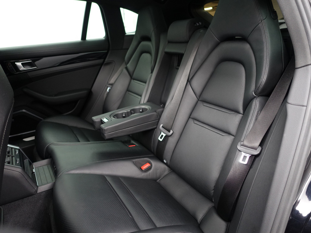 
								Porsche Panamera Sport Turismo 2.9 4 E-Hybrid 10 Years Edition Soft Close, Sport Chrono, Panoramadak, Stuurverwarming, Bose Audio, Sfeerverlichting vol									